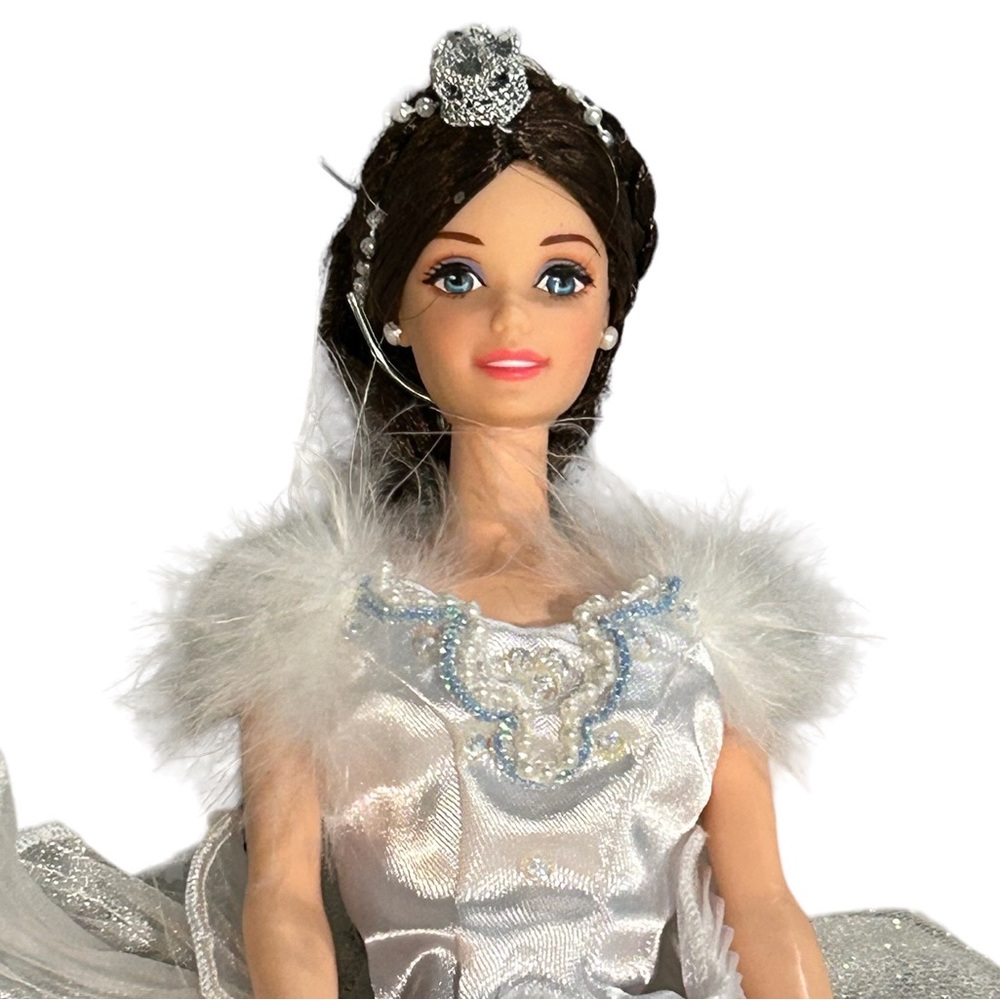 Swan Queen Barbie doll in Swan Lake Classic Ballet Series Doll